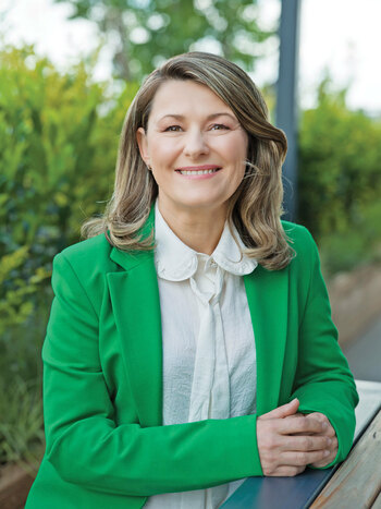 100 Cele mai puternice femei din business. Cristina Miclea, Director Marketing Divizia Lactate, Lactalis România