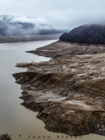 Diana Buzoianu respinge teoriile care circulă pe tema golirii lacurilor Vidraru şi Paltinu: Lucrările sunt (…)