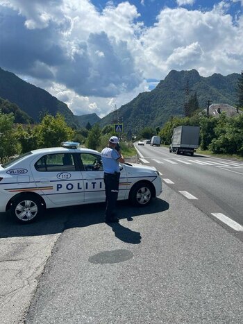 Trafic blocat pe Valea Oltului, în ambele sensuri / Patru persoane au fost rănite în urma unui accident