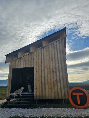 ​Cazarea de sub 10 euro a ajuns în România şi nu este la cort. Pe Via Transilvanica vor fi instalate mici cazări (…)