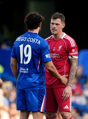 Scene incredibile la un meci caritabil! Diego Costa, la un pas de bătaie cu Martin Skrtel