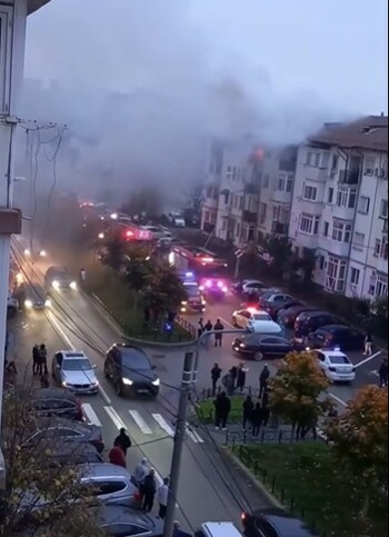 Incendiu într-un bloc ANL din Craiova; 20 de persoane s-au evacuat