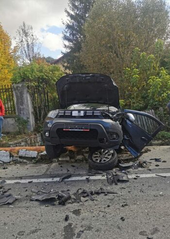 Vâlcea: Accident rutier în localitatea Păușești-Măglași: patru persoane au ajuns la spital