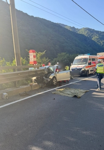 Un copil de doi ani a murit după ce a fost lovit de o mașină