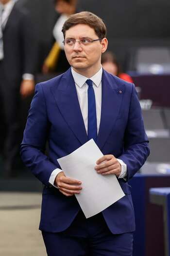 Victor Negrescu, despre Summitul NATO de săptămâna viitoare: Guvernul să negocieze ferm, dar cu cap, pentru ca (…)