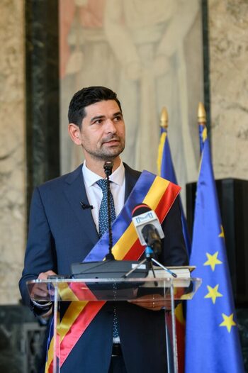 USR îl reclamă pe primarul Sectorului 1 pentru umilirea unei persoane fără adăpost