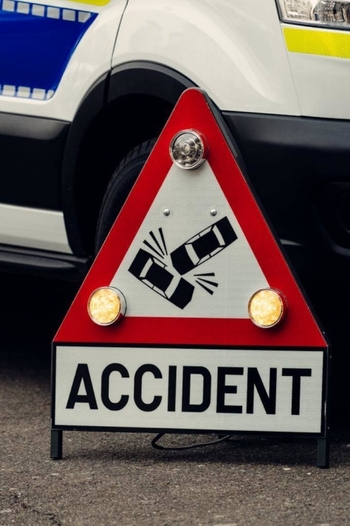 Trei tineri - răniţi în urma coliziunii dintre două autoturisme, la Târgu Neamţ