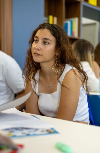 De ziua tinerilor, învăţăm de la tineri: povestea Teodorei, o tânără de 21 de ani din Iaşi, studentă la Litere, care (…)