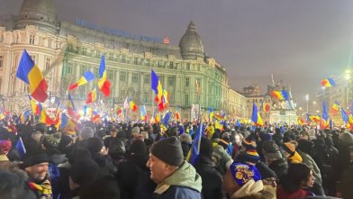 România fierbe. Mii de oameni au ieşit în stradă. Proteste și manifestații, ultimele știri